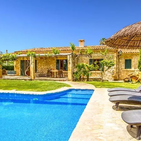 Sleeps 6 Pool Air Con Wifi Pollenca