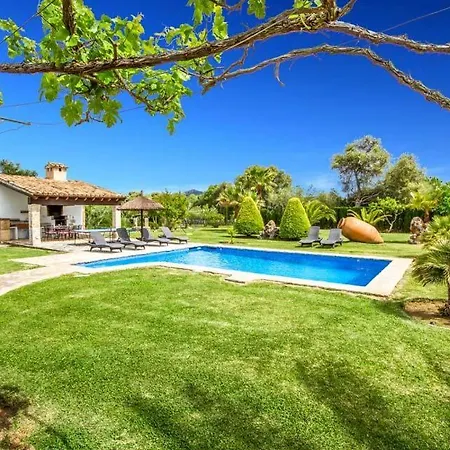 Sleeps 6 Pool Air Con Wifi