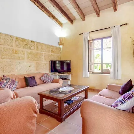 Sleeps 6 Pool Air Con Wifi